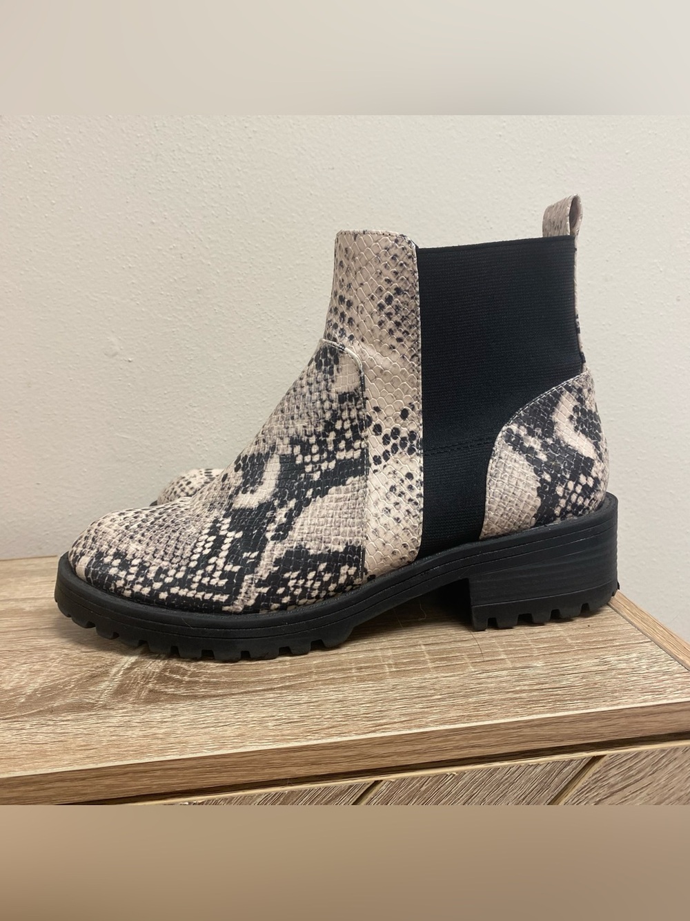 Snake print Chelsea boots size 7